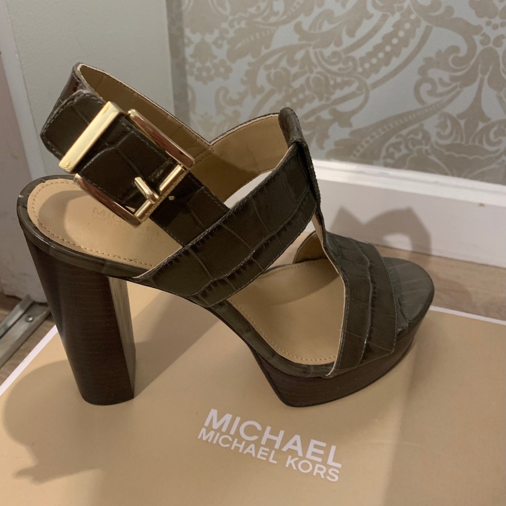 Platform sandal